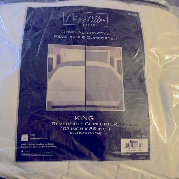 Down Alternative reversible comforter - Picture 2 of 2